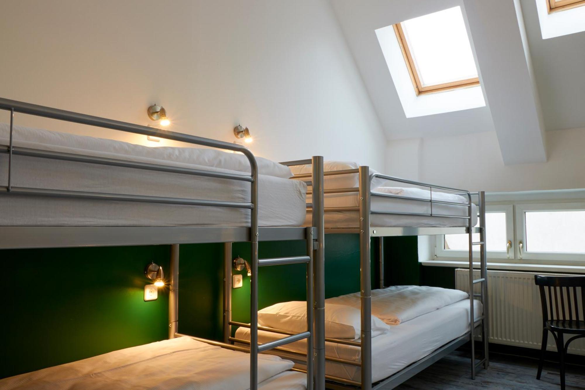 Bed 10-Bed Mixed Dormitory Room